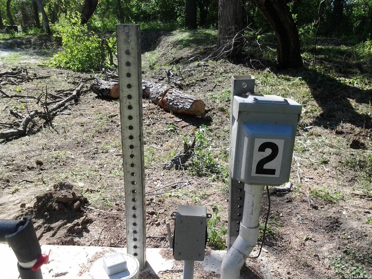 250 Hot Shot Ln - Photo 3 of 3