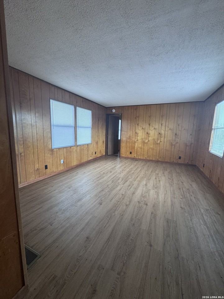 148 Hickory Hill Dr - Photo 5 of 24