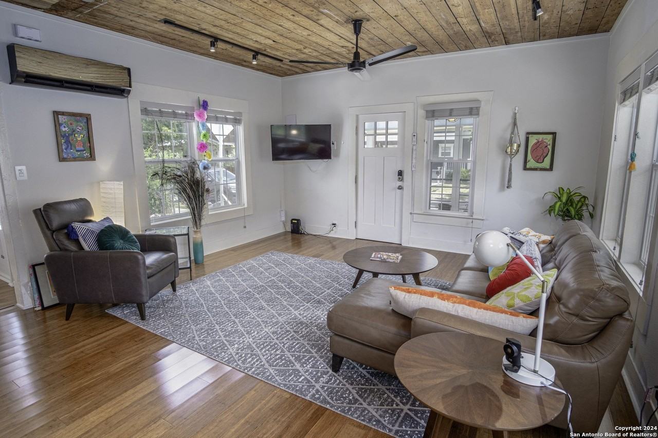 311 Alamosa Ave - Photo 6 of 16