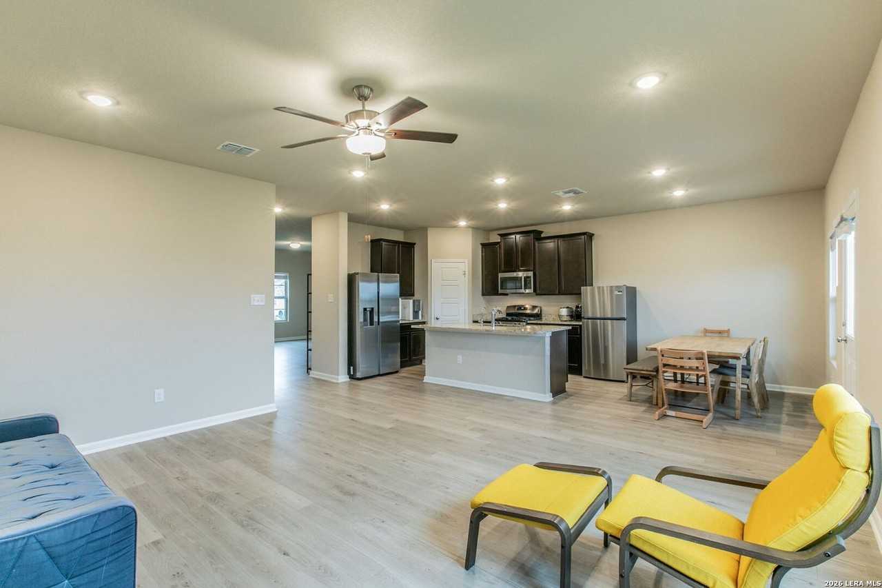 7045 Vista Loop - Photo 4 of 34