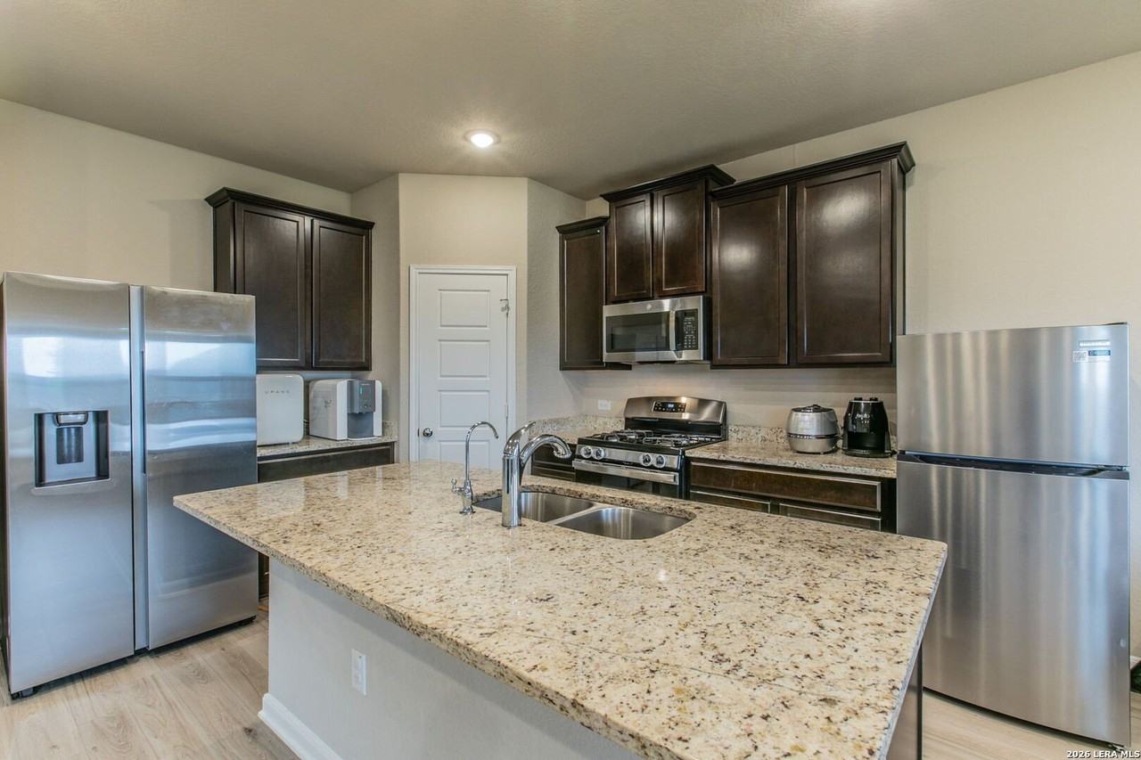 7045 Vista Loop - Photo 5 of 34