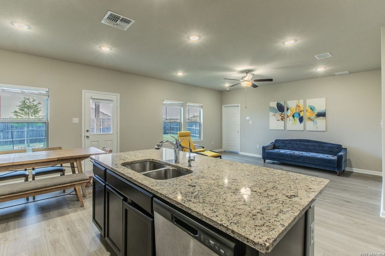 7045 Vista Loop - Photo 7 of 34