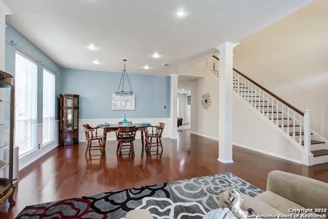 1321 Holmes Ln - Photo 2 of 40