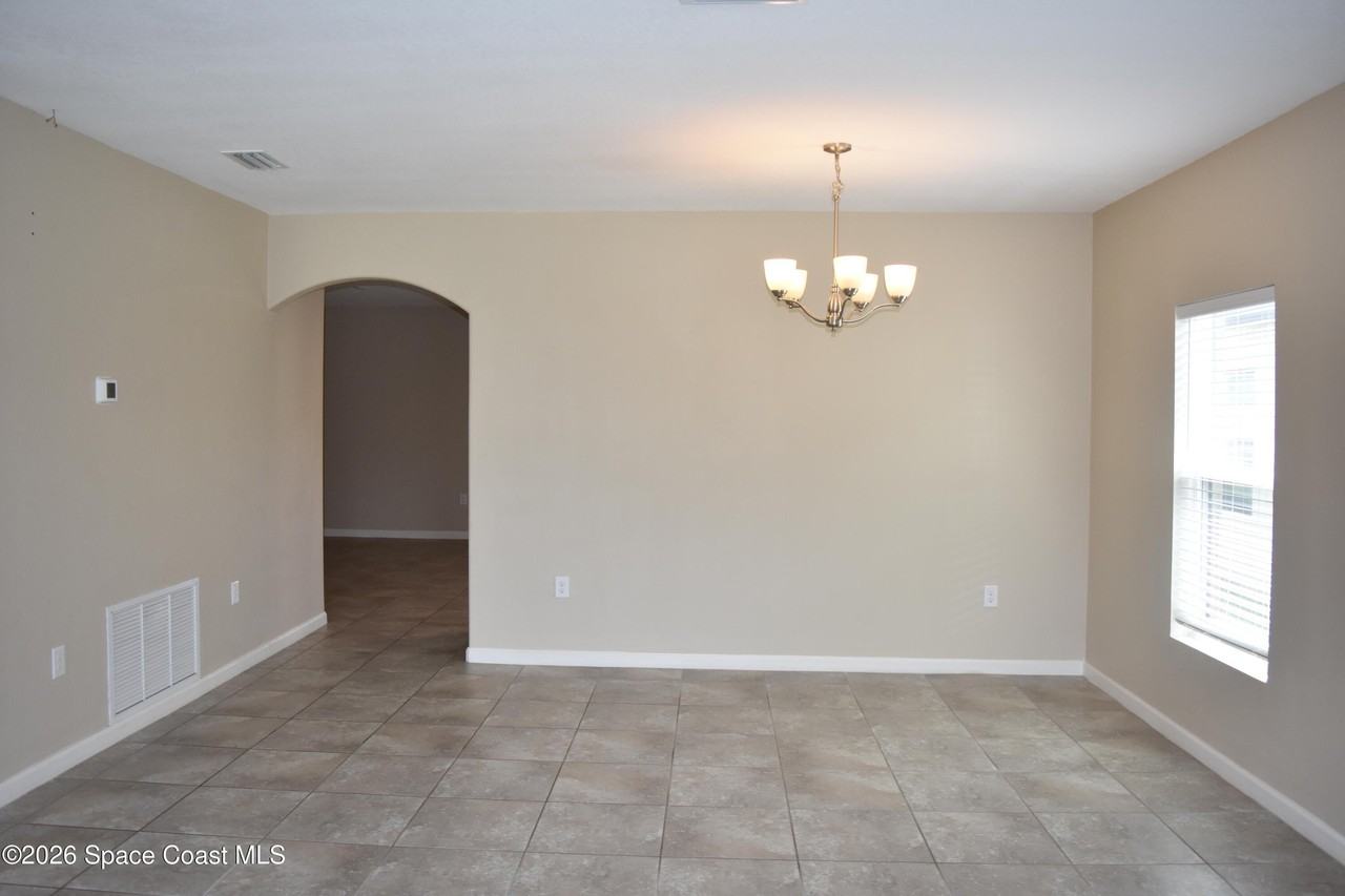 4060 Dragonfly Dr - Photo 4 of 50
