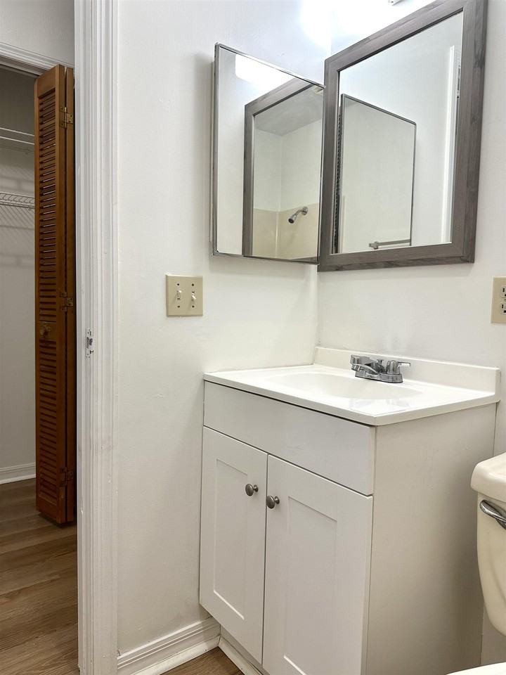 120 Vassar Rd - Photo 7 of 24