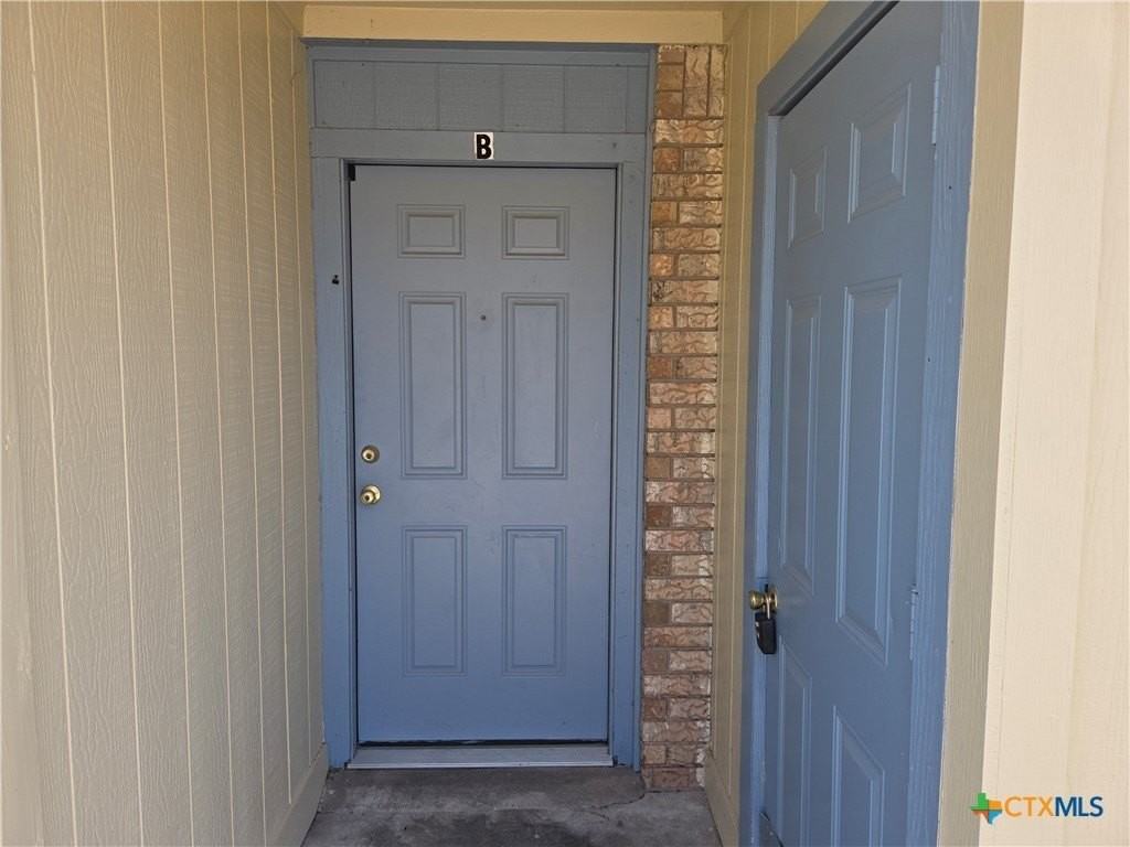 900 Ticonderoga Dr #B - Photo 2 of 11