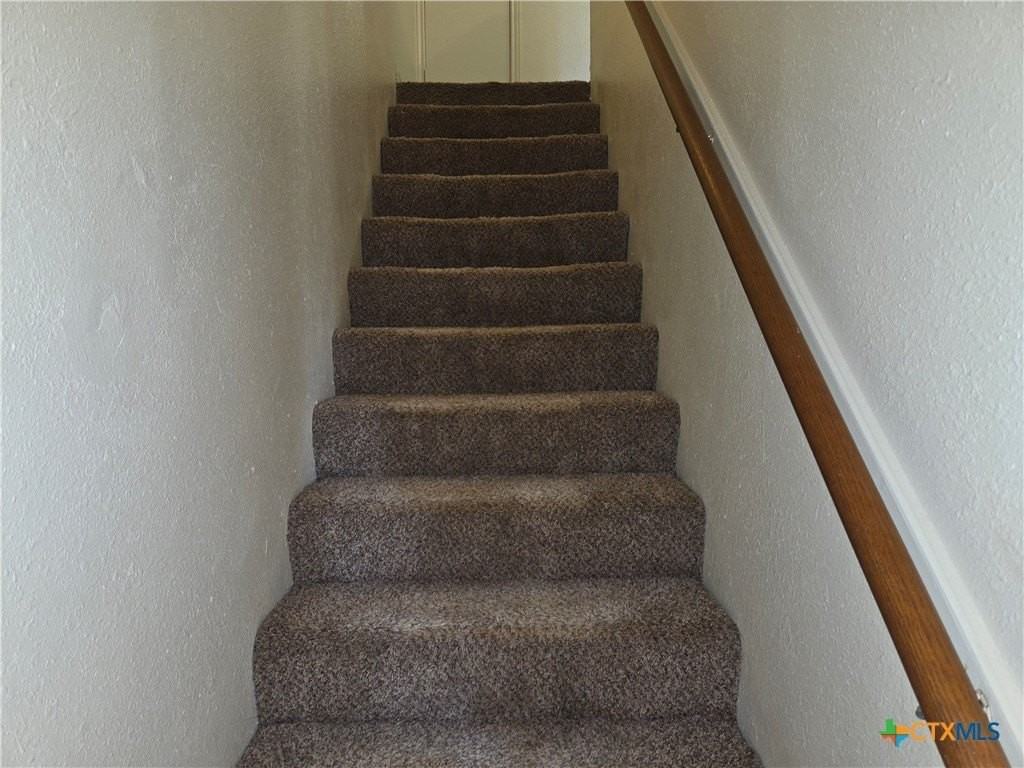 900 Ticonderoga Dr #B - Photo 7 of 11
