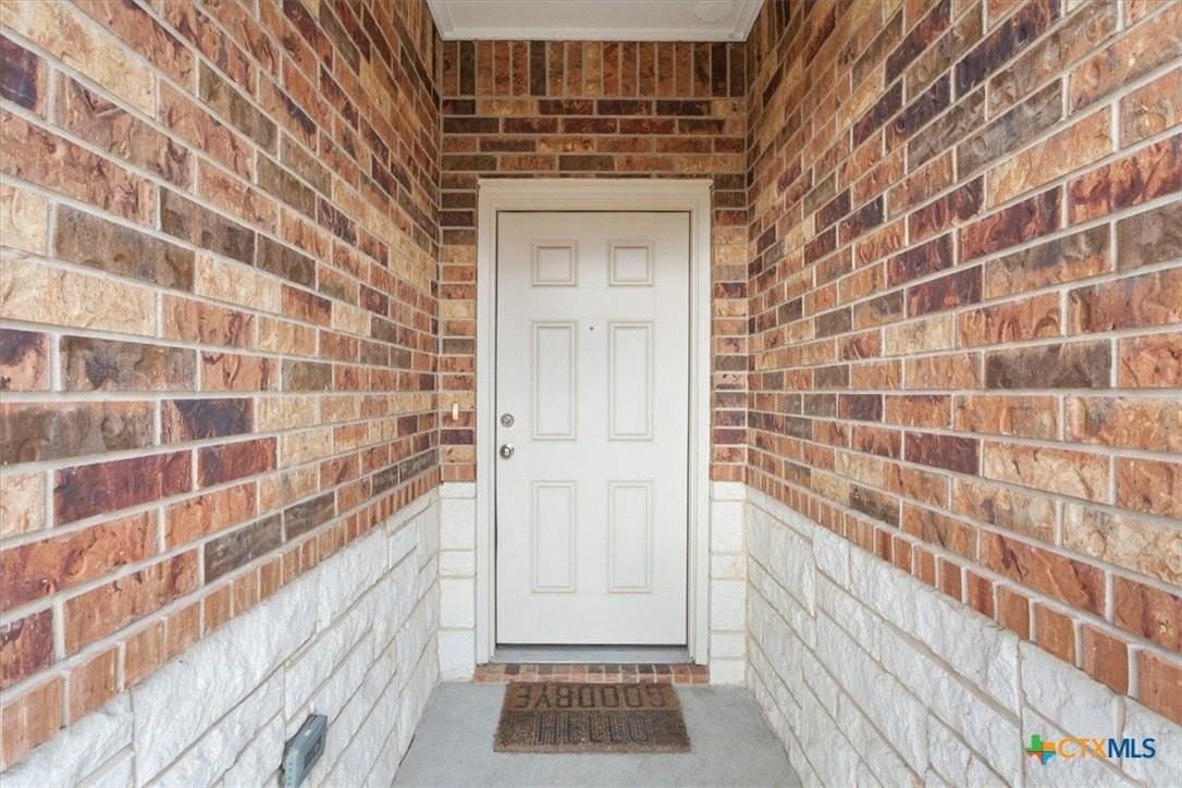 1468 Dryden Ave - Photo 4 of 32