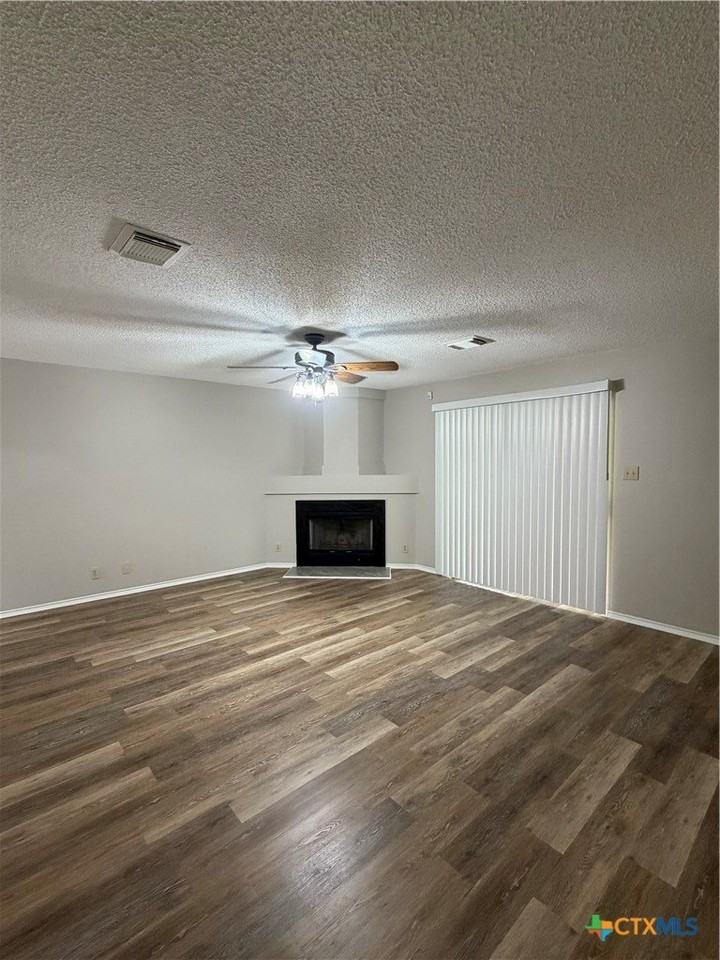 305 Stone Park - Photo 5 of 25