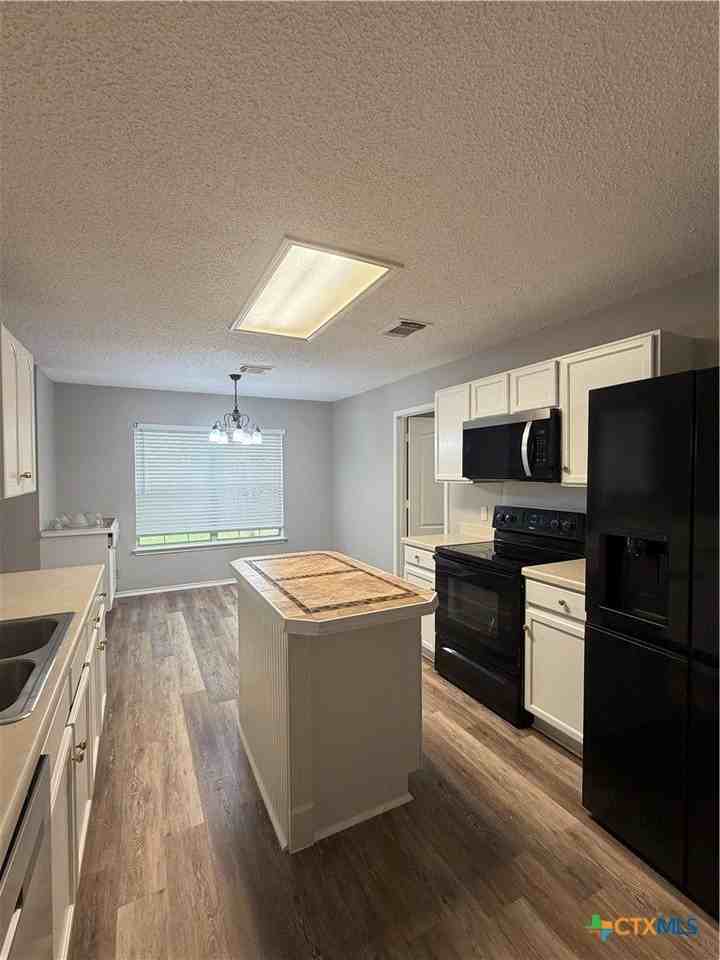 305 Stone Park - Photo 6 of 25
