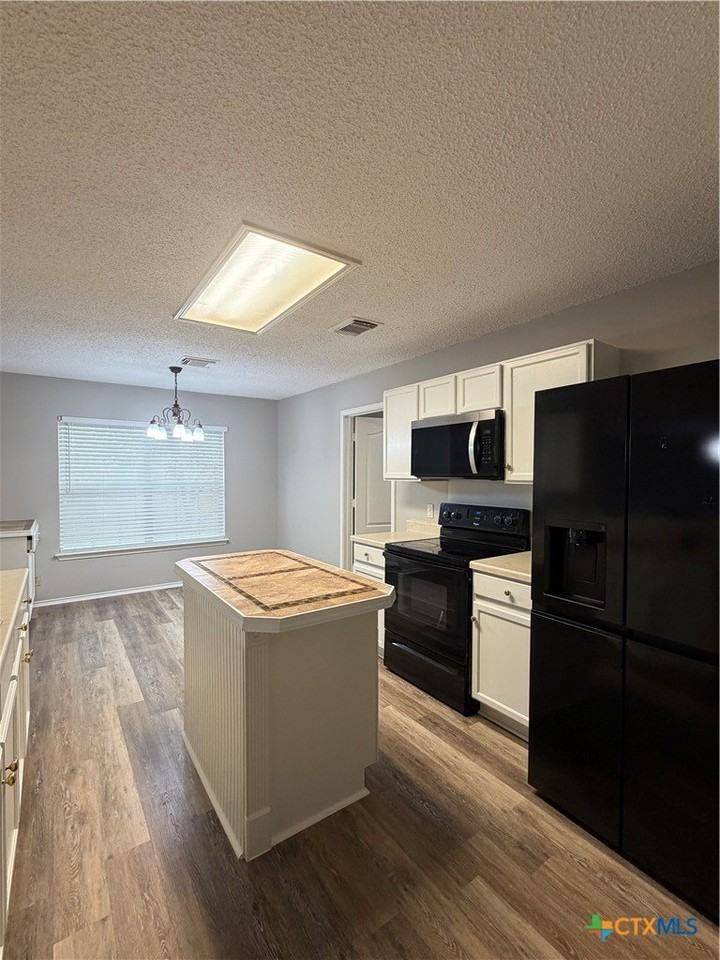 305 Stone Park - Photo 7 of 25