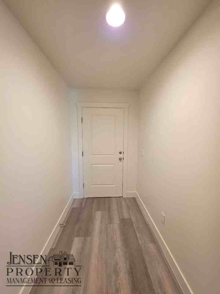5885 S Challenger Way - Photo 4 of 34