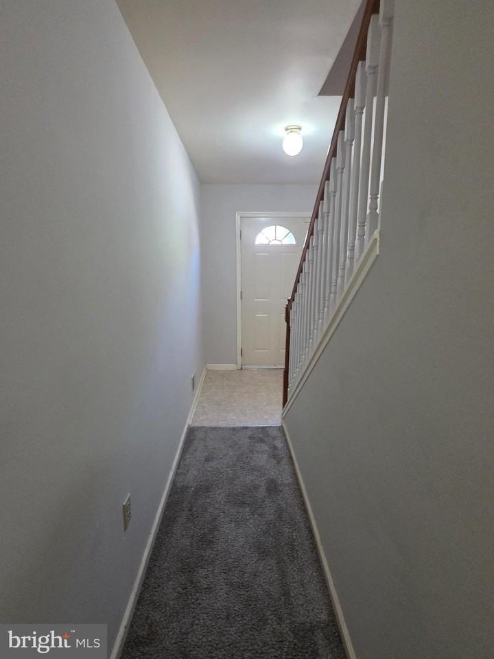 211 7th Ave - Photo 7 of 45