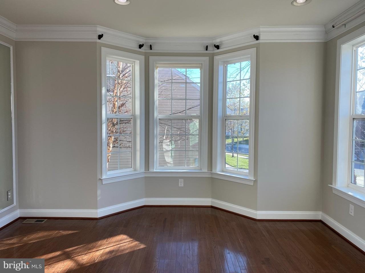 301 Wagon Wheel Ln - Photo 4 of 25