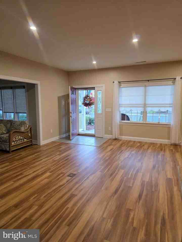 15 Bayberry St - Photo 3 of 15