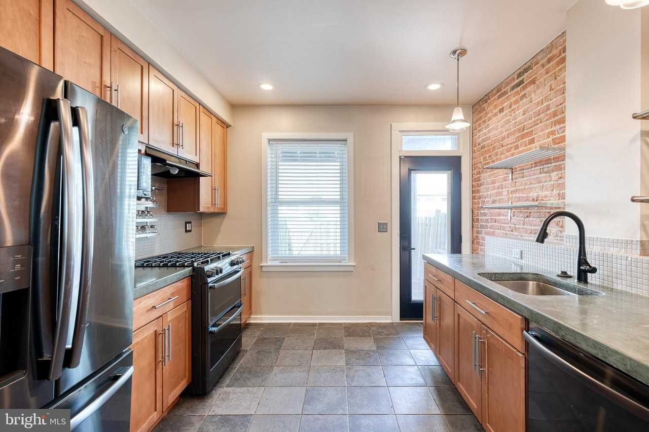112 N Streeper St - Photo 7 of 25