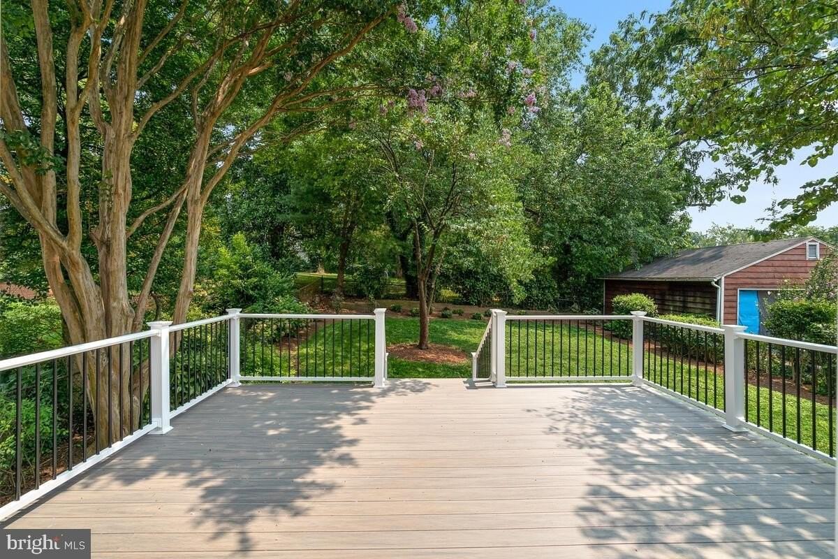 1506 Noyes Dr - Photo 6 of 50