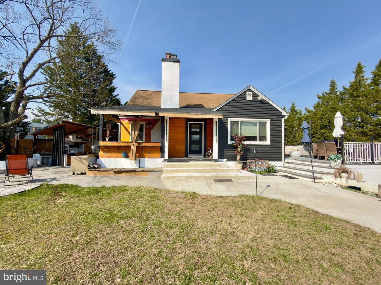 16720 Longdraft Rd - Photo 2 of 40