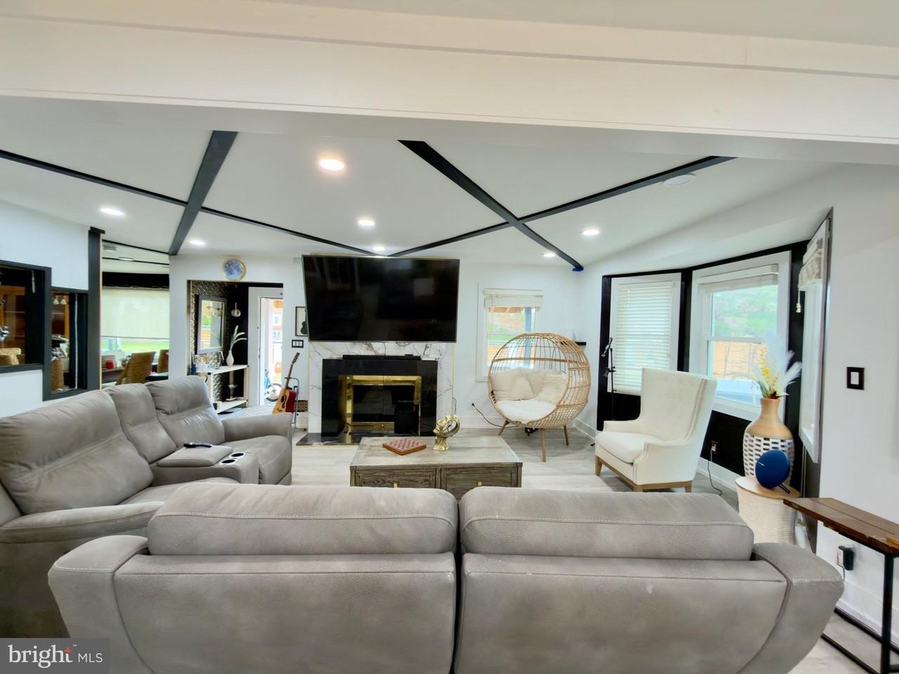 16720 Longdraft Rd - Photo 4 of 40