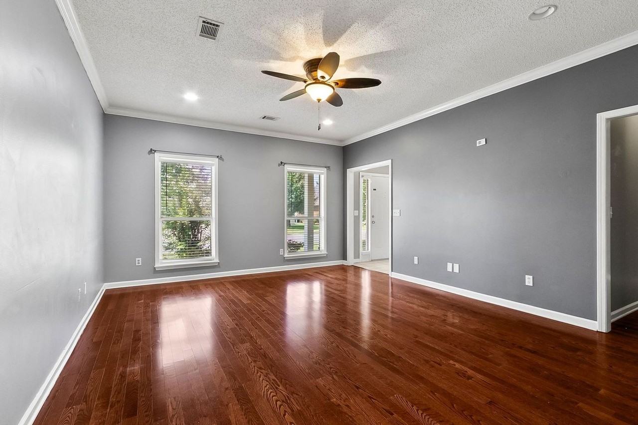 4310 Revere Way - Photo 6 of 31