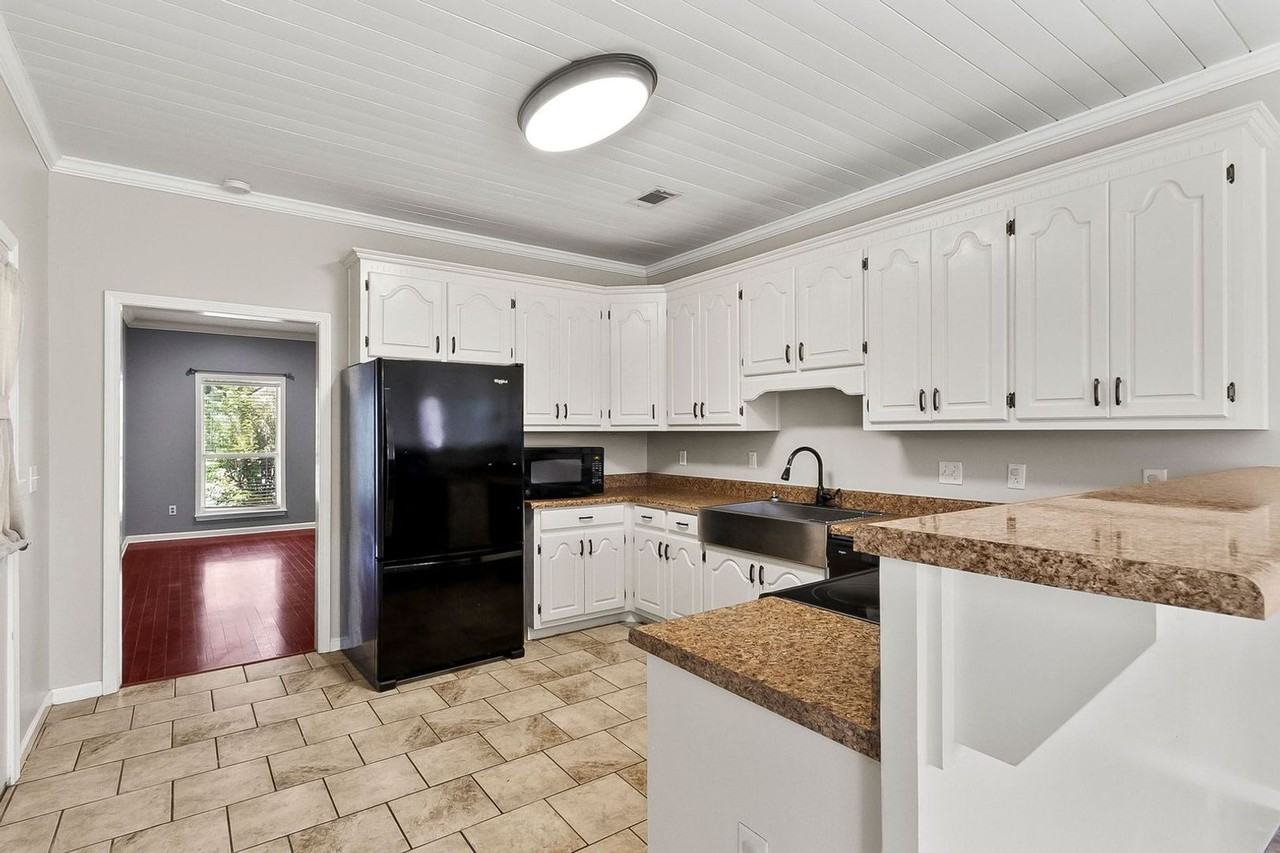 4310 Revere Way - Photo 7 of 31