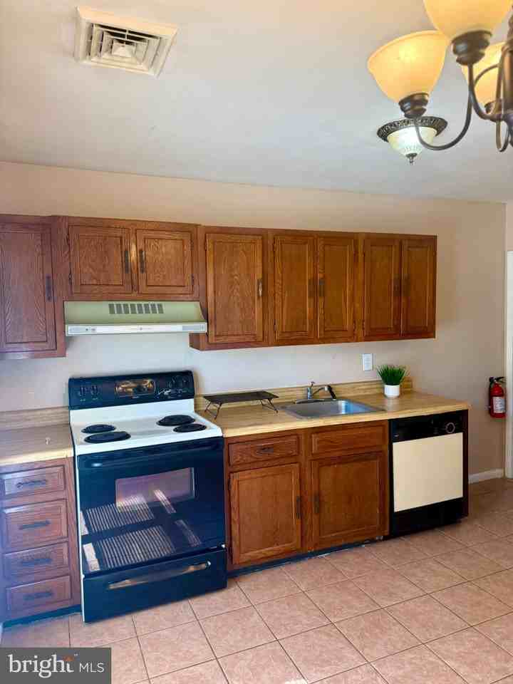 14 Clinton Ave #2 - Photo 6 of 16