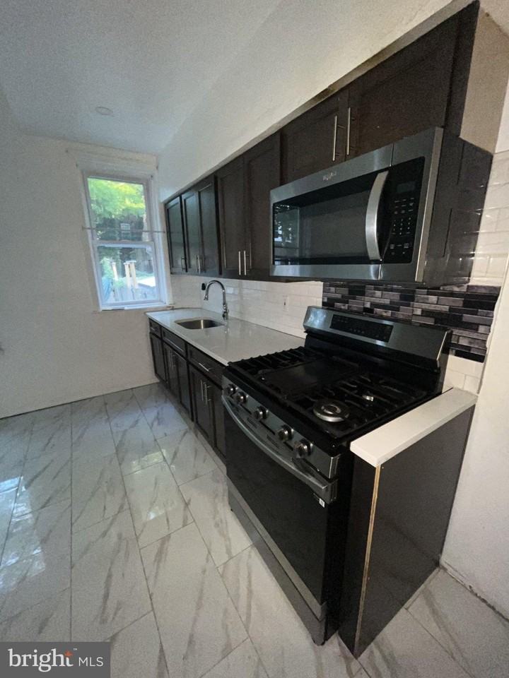 46 S Hermitage Ave - Photo 2 of 13