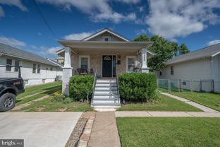 586 Summit St - Photo 1 of 1