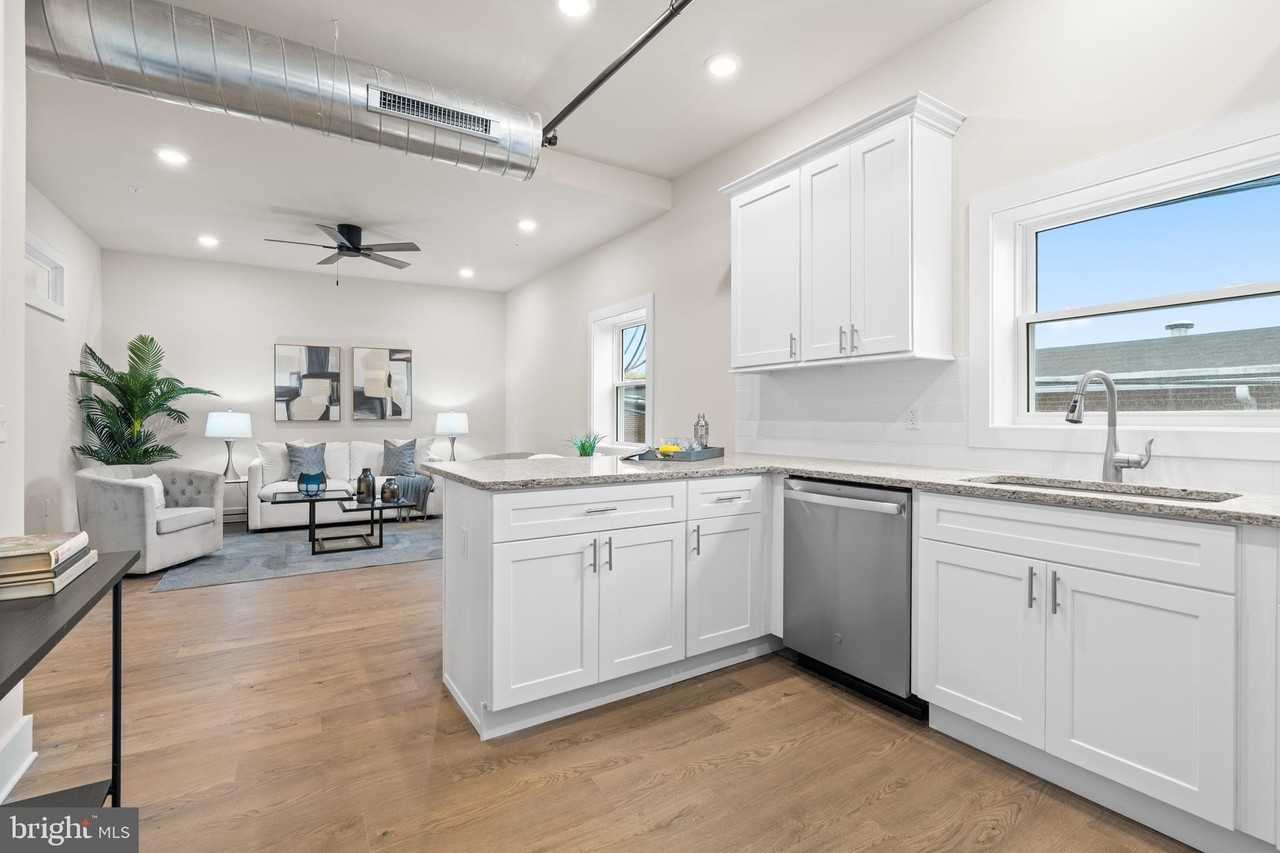 30 W Broad St #6 - Photo 5 of 38