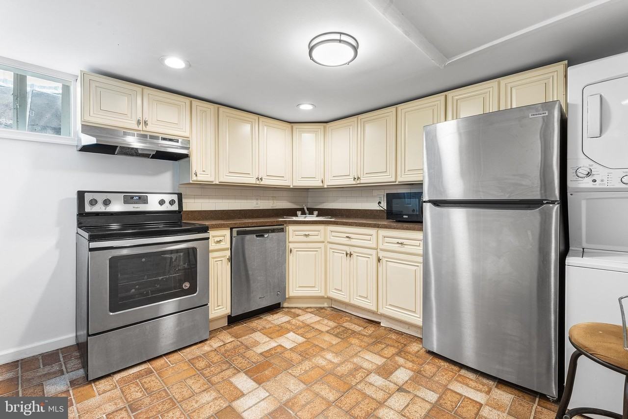 8 Bristow Pl - Photo 6 of 18