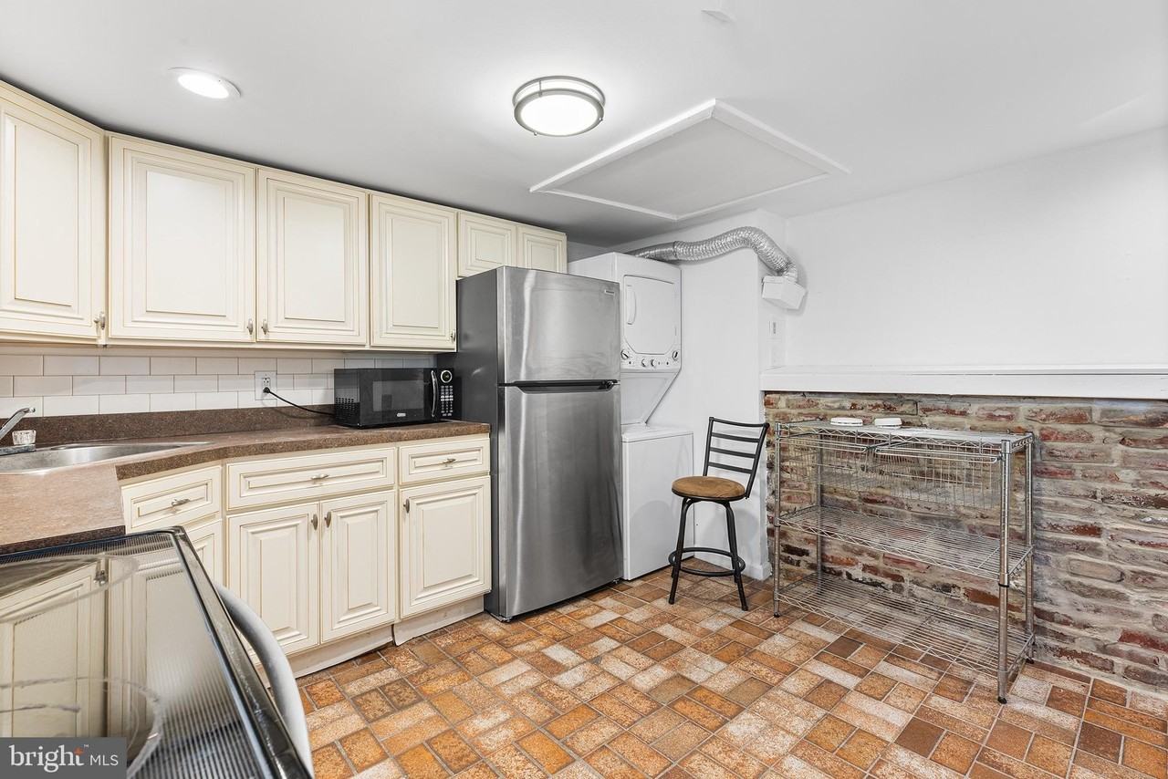 8 Bristow Pl - Photo 7 of 18