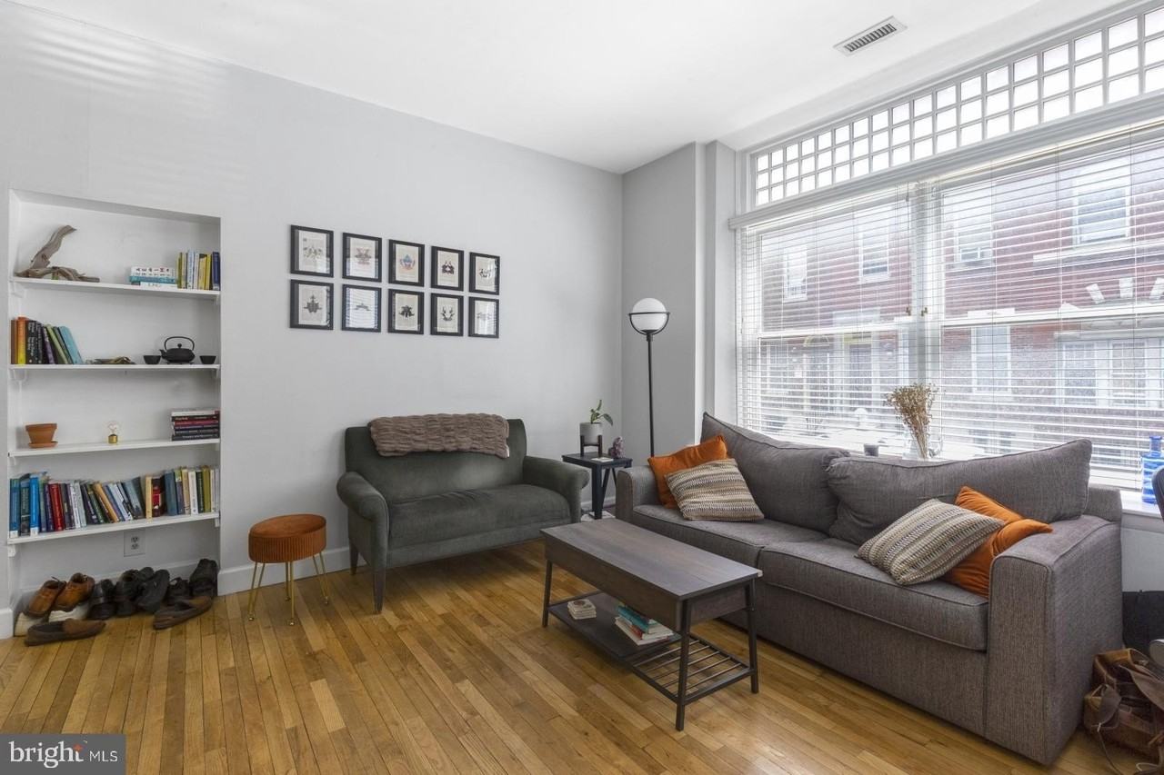 242 S 13th St #A - Photo 4 of 15