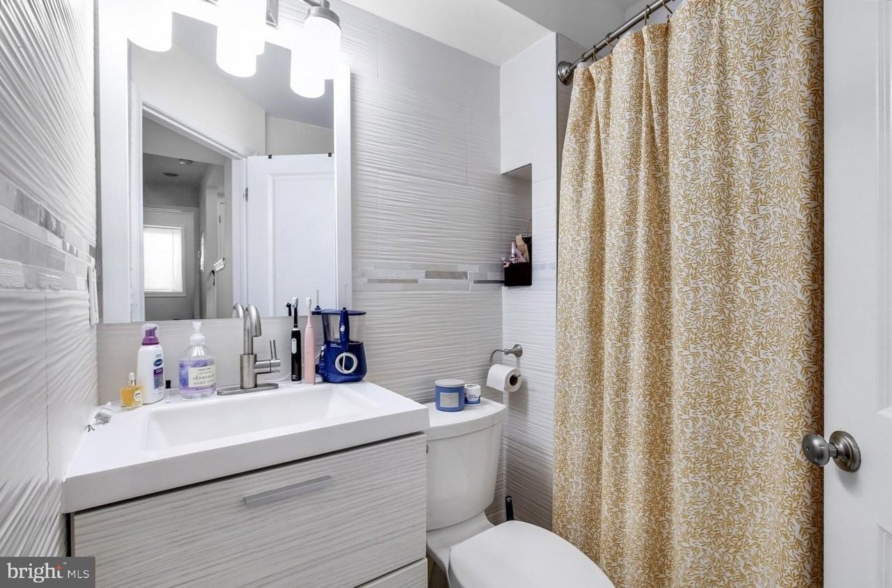 537 N 33rd St #2 - Photo 4 of 16