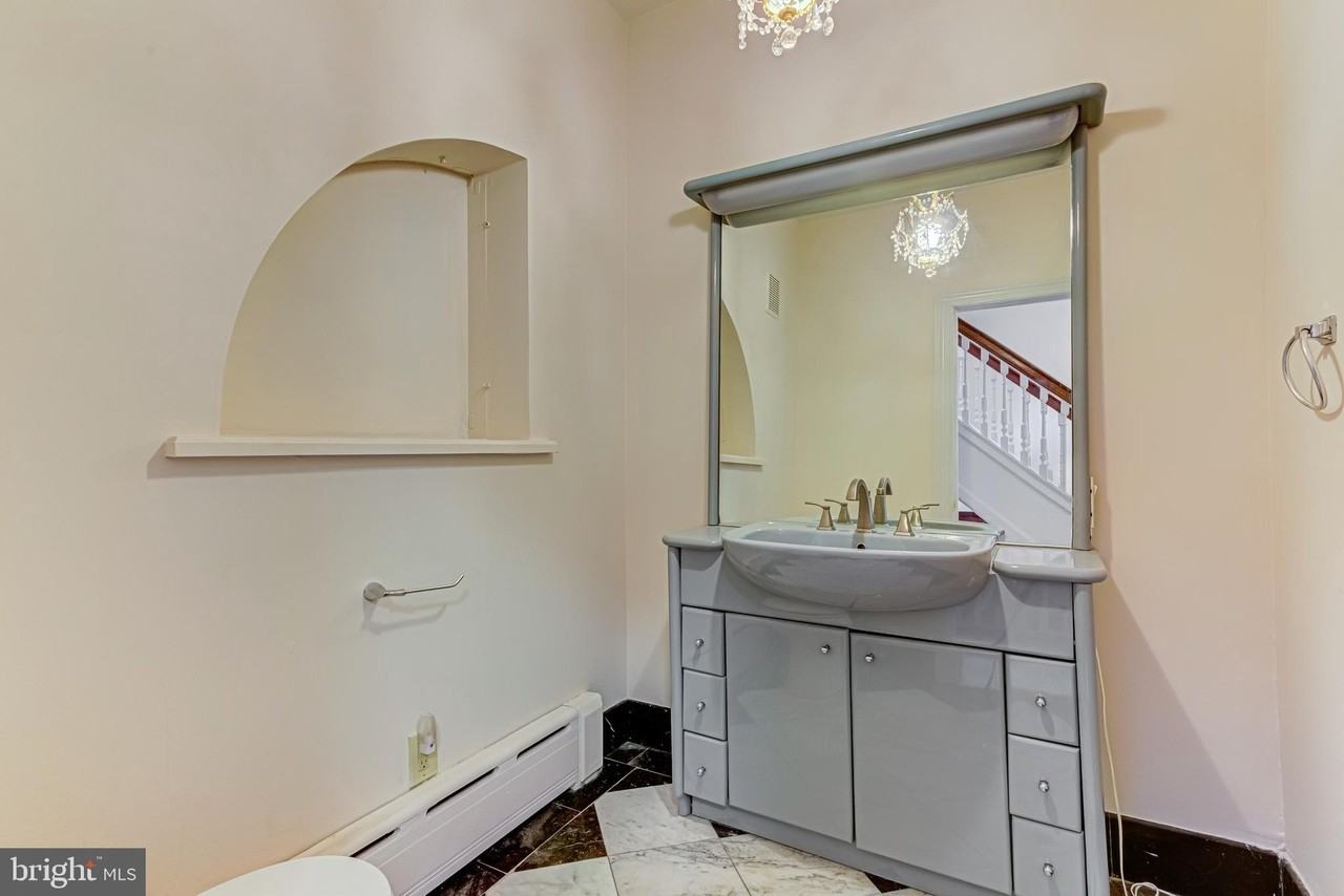 1825 S Broad St #2 - Photo 7 of 31