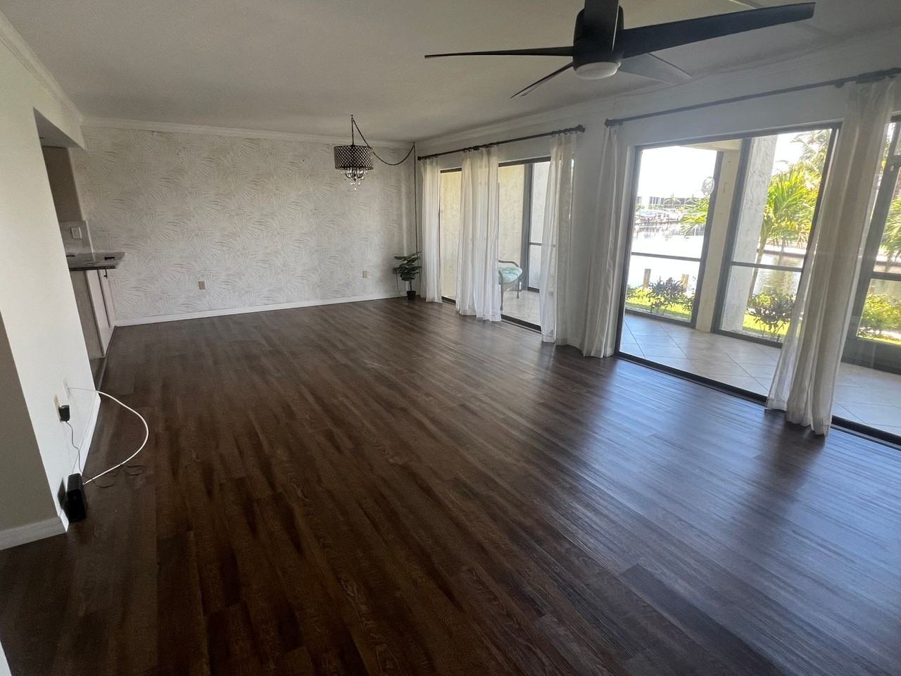1433 Mediterranean Dr #E - Photo 5 of 23