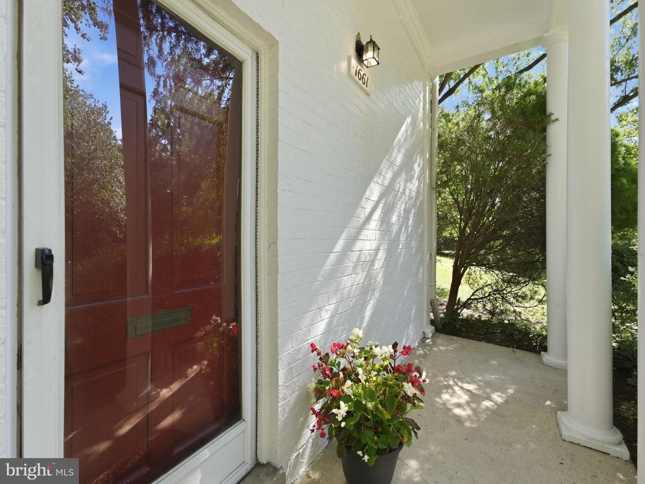 1661 Preston Rd - Photo 2 of 25