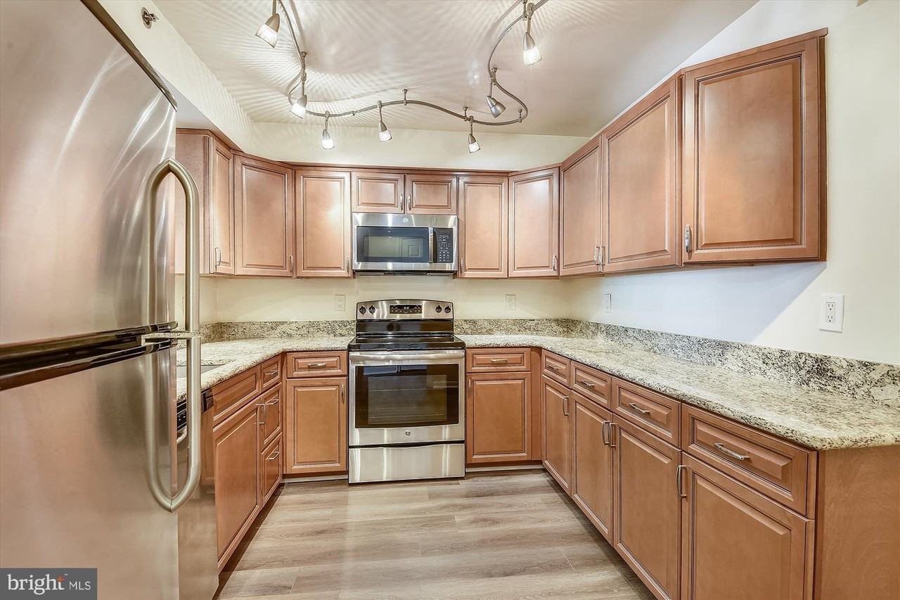 610 N West St #305 - Photo 2 of 50