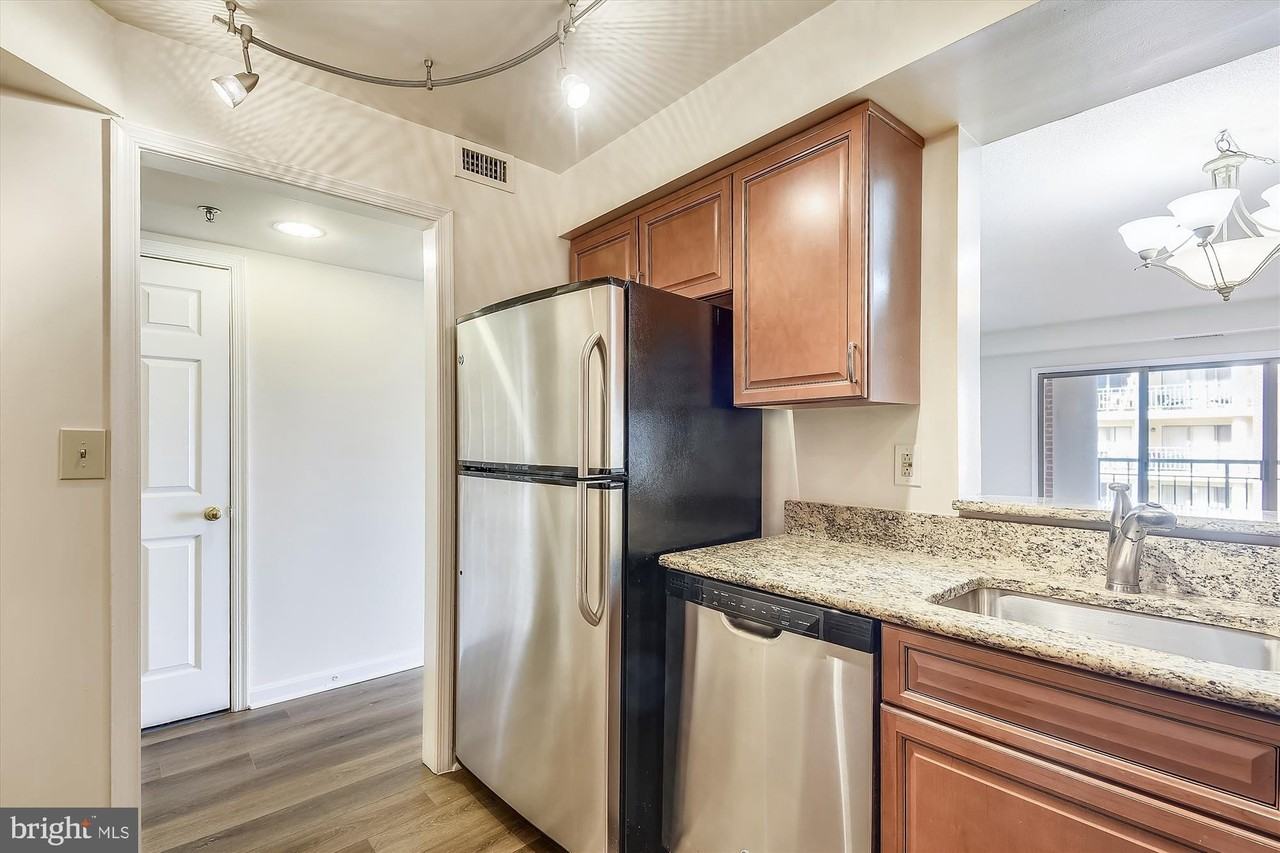 610 N West St #305 - Photo 4 of 50