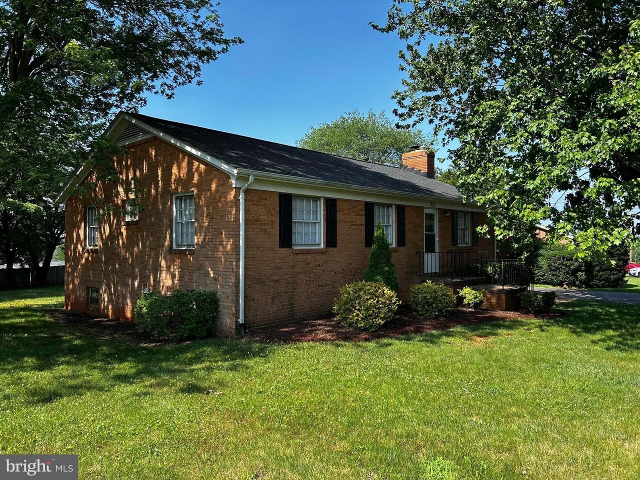 525 Azalea St - Photo 2 of 23