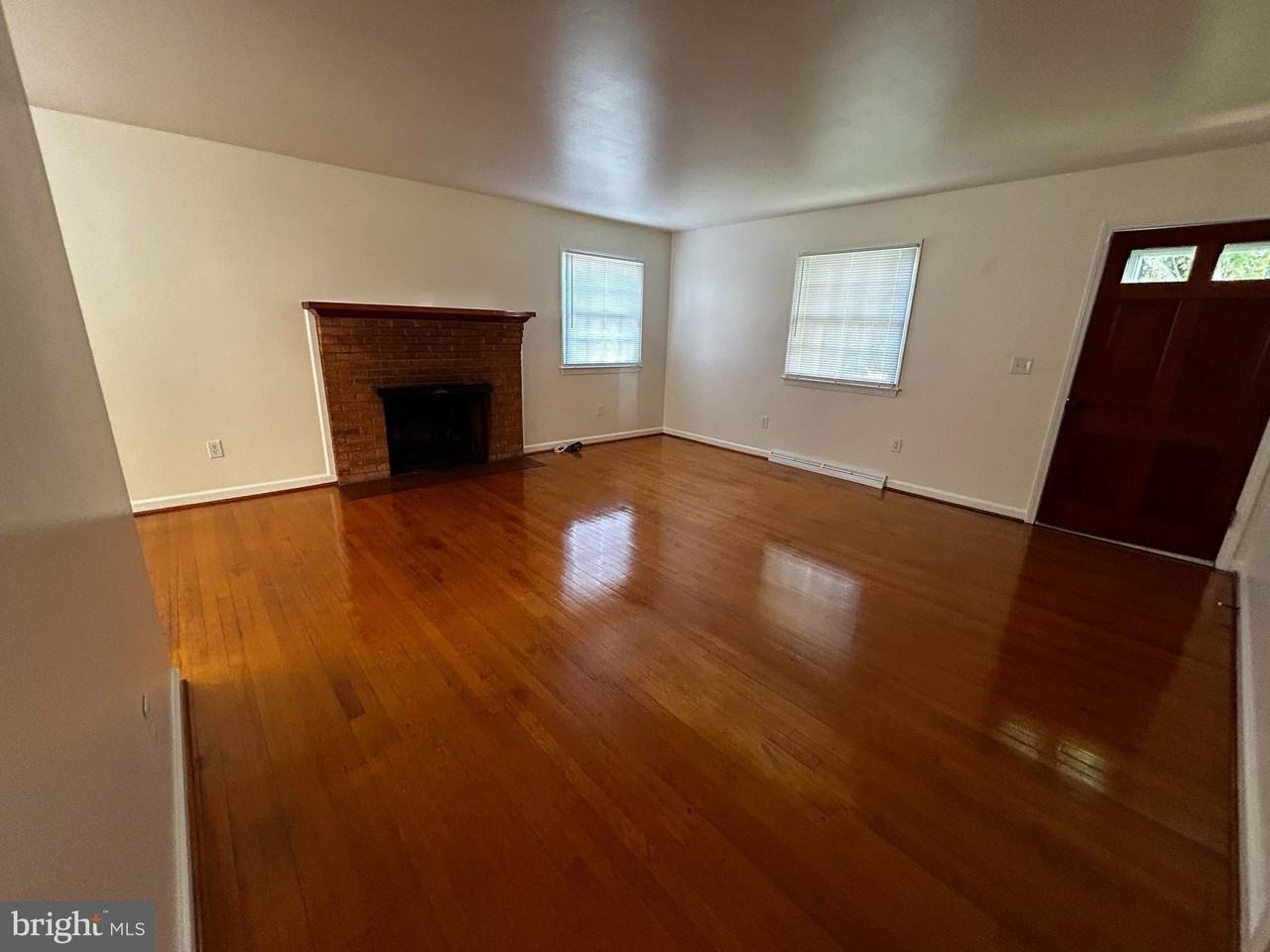 525 Azalea St - Photo 3 of 23