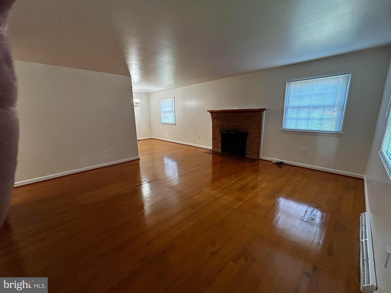 525 Azalea St - Photo 4 of 23