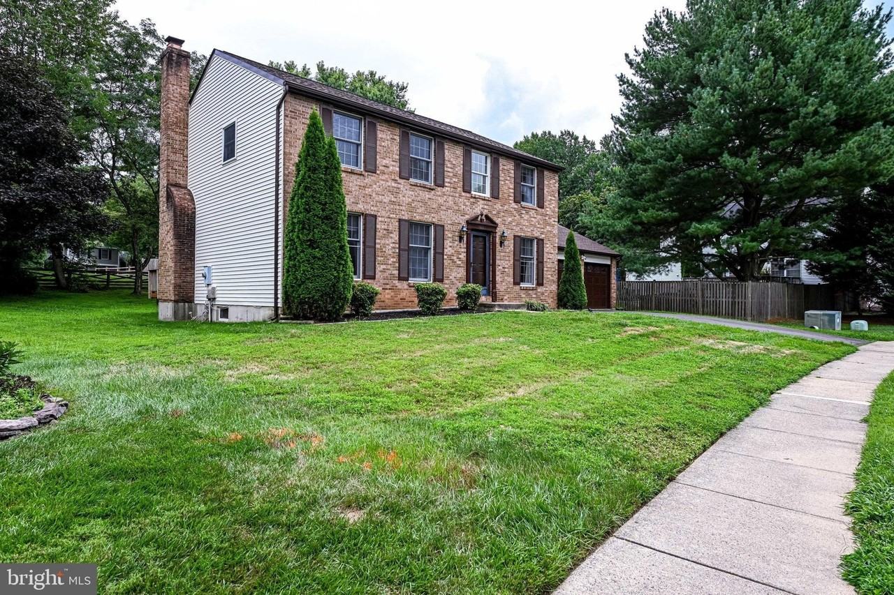 3381 Monarch Ln - Photo 2 of 50