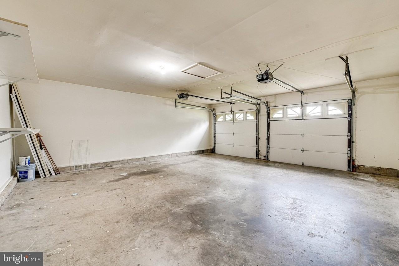 3381 Monarch Ln - Photo 4 of 50