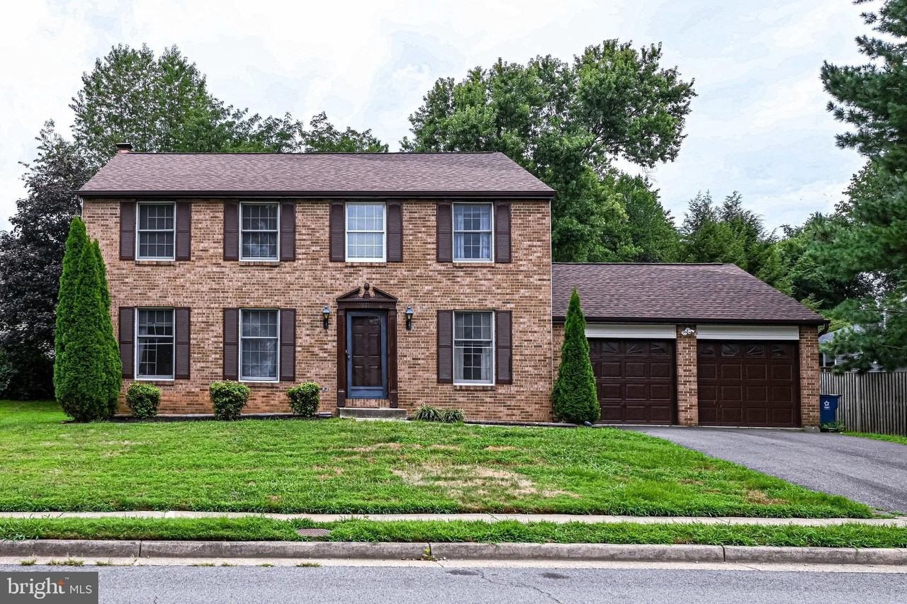 3381 Monarch Ln - Photo 5 of 50