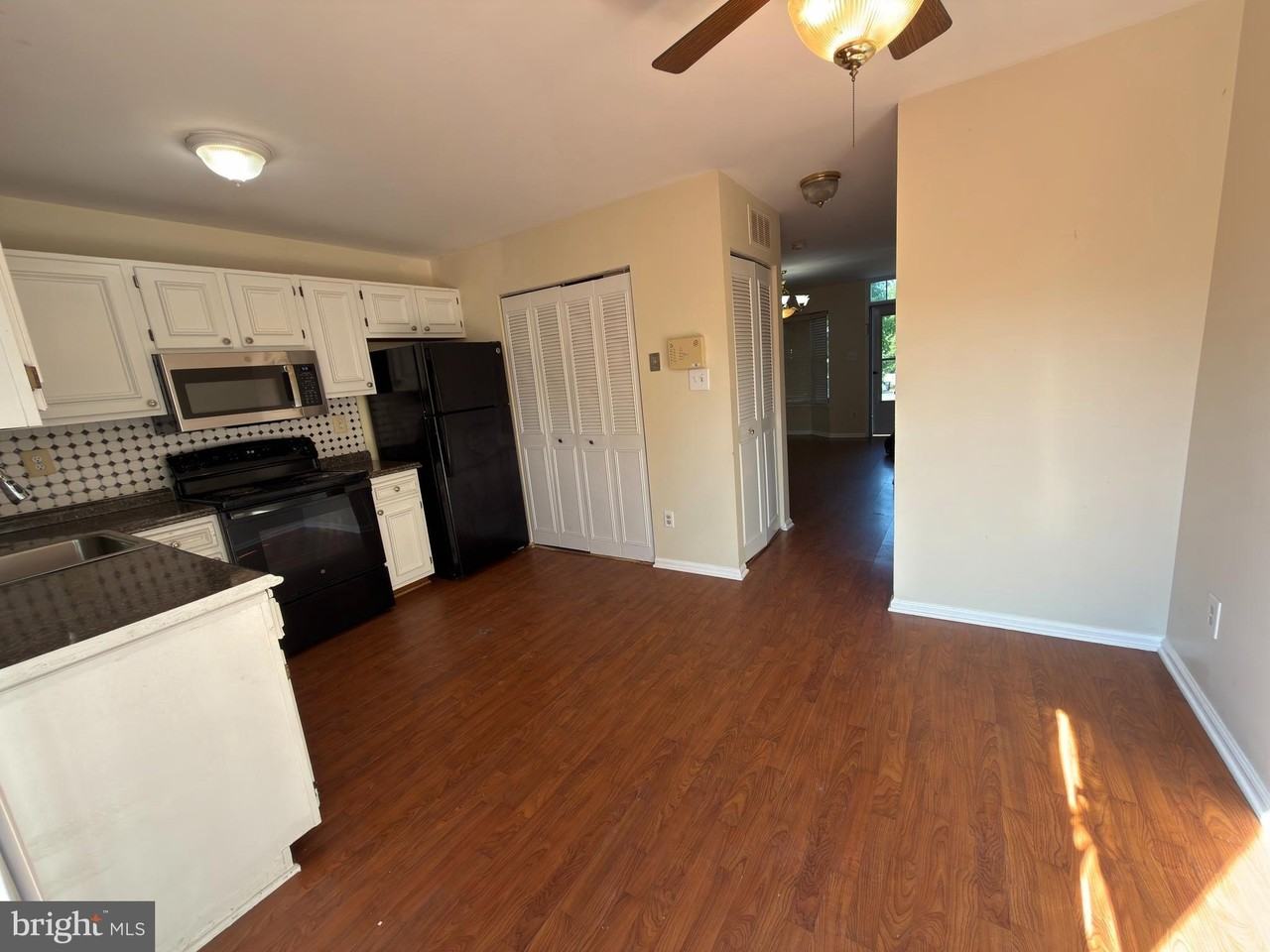 5515 Woodlawn Manor Ct - Photo 7 of 22