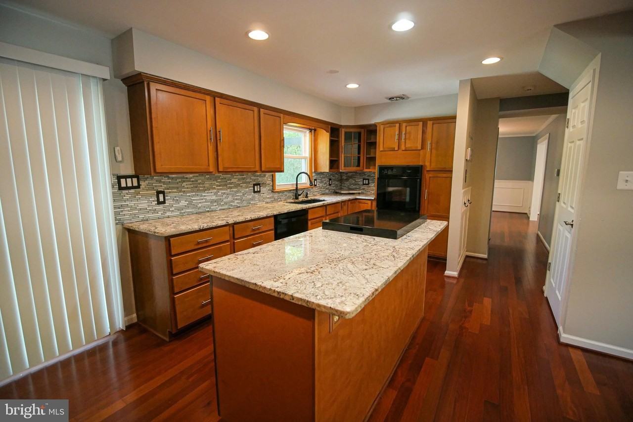13210 Nickleson Dr - Photo 6 of 36