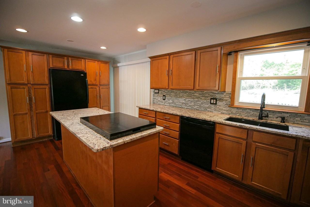 13210 Nickleson Dr - Photo 7 of 36