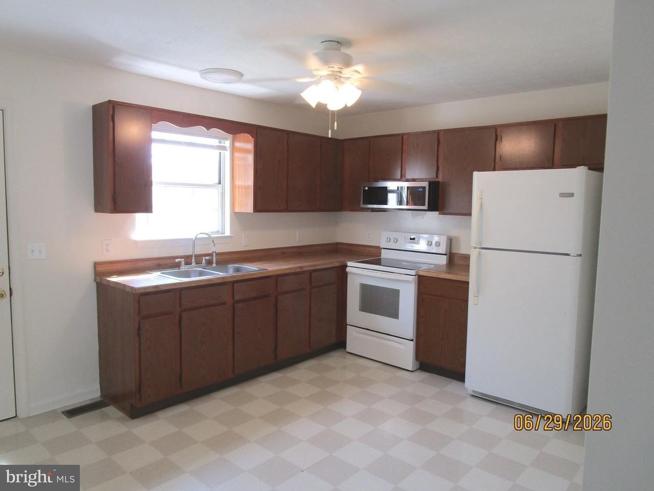 1016 Jackson St - Photo 3 of 11