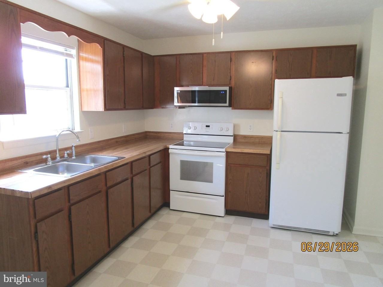 1016 Jackson St - Photo 4 of 11
