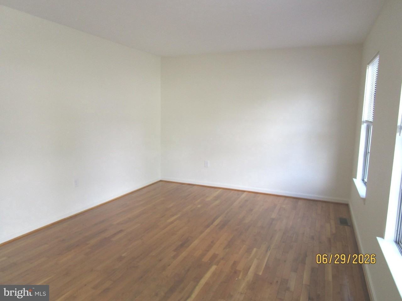 1016 Jackson St - Photo 5 of 11